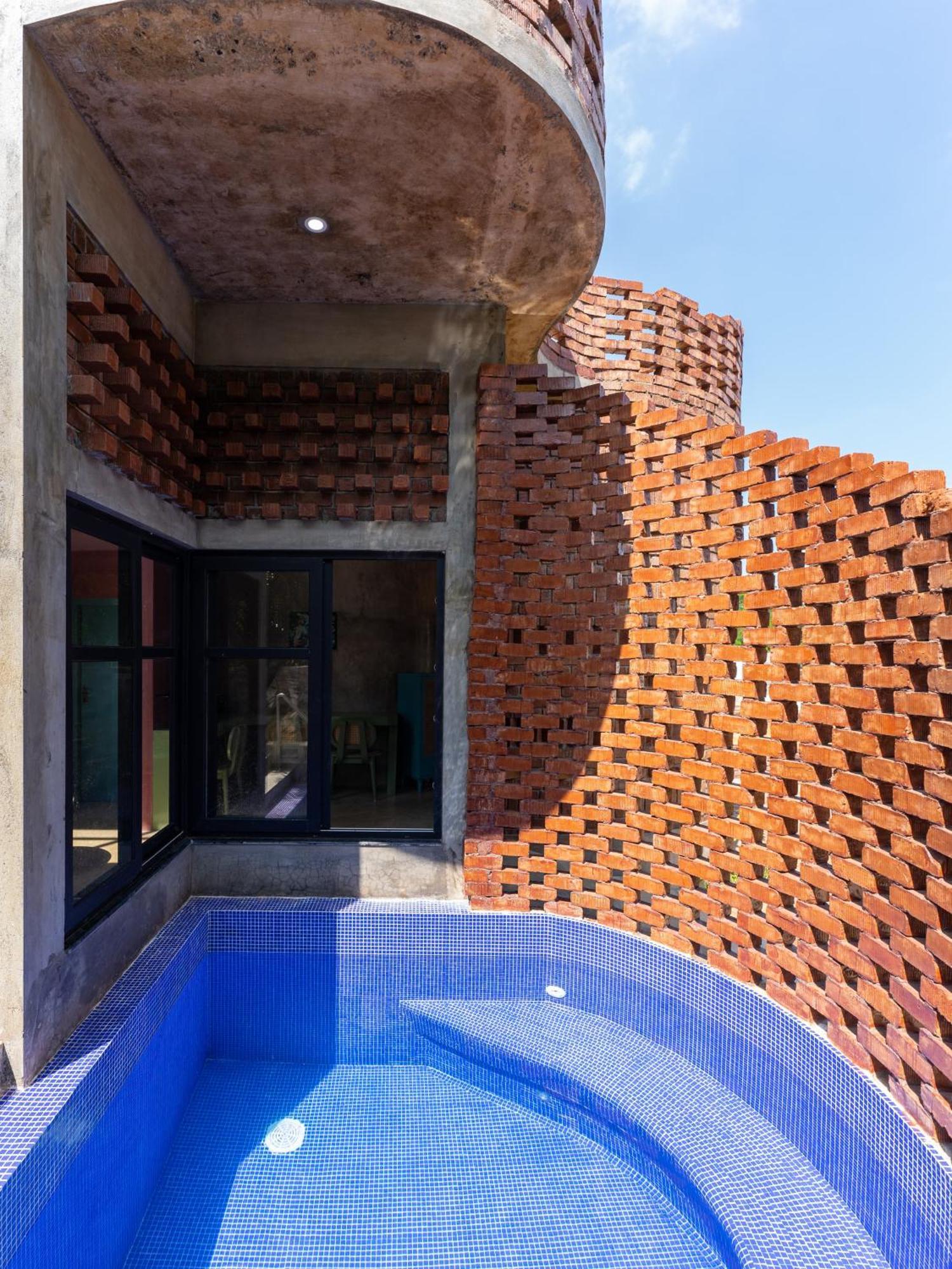 Pool Villa-House Of The Dancing Cactus Пондичерри Экстерьер фото